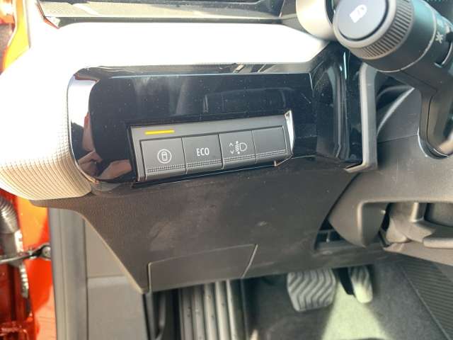 Fahrzeugbild eines Renault 4 E-TECH