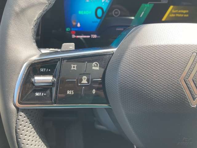 Fahrzeugbild eines Renault Rafale