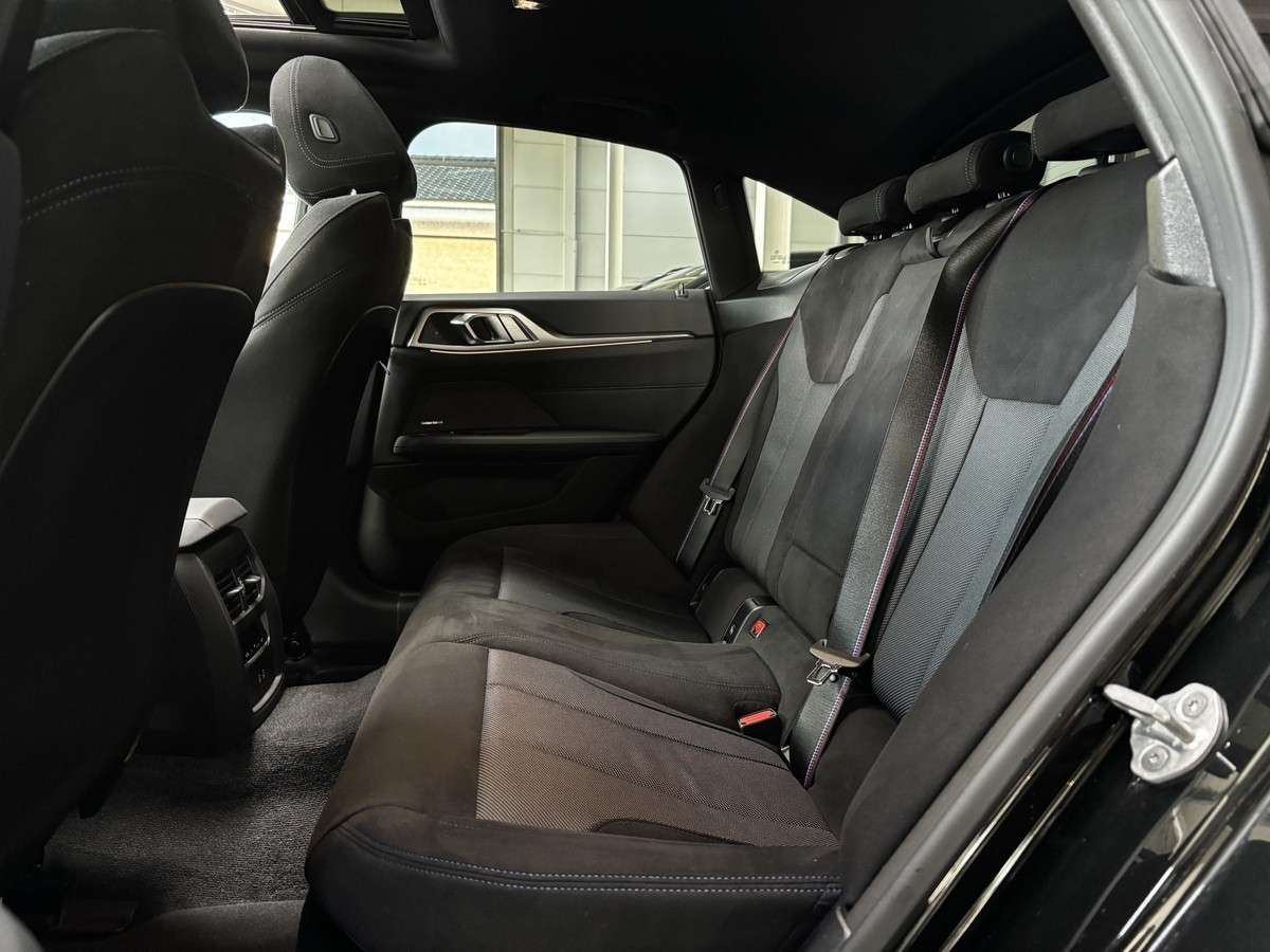 Fahrzeugbild eines BMW i4