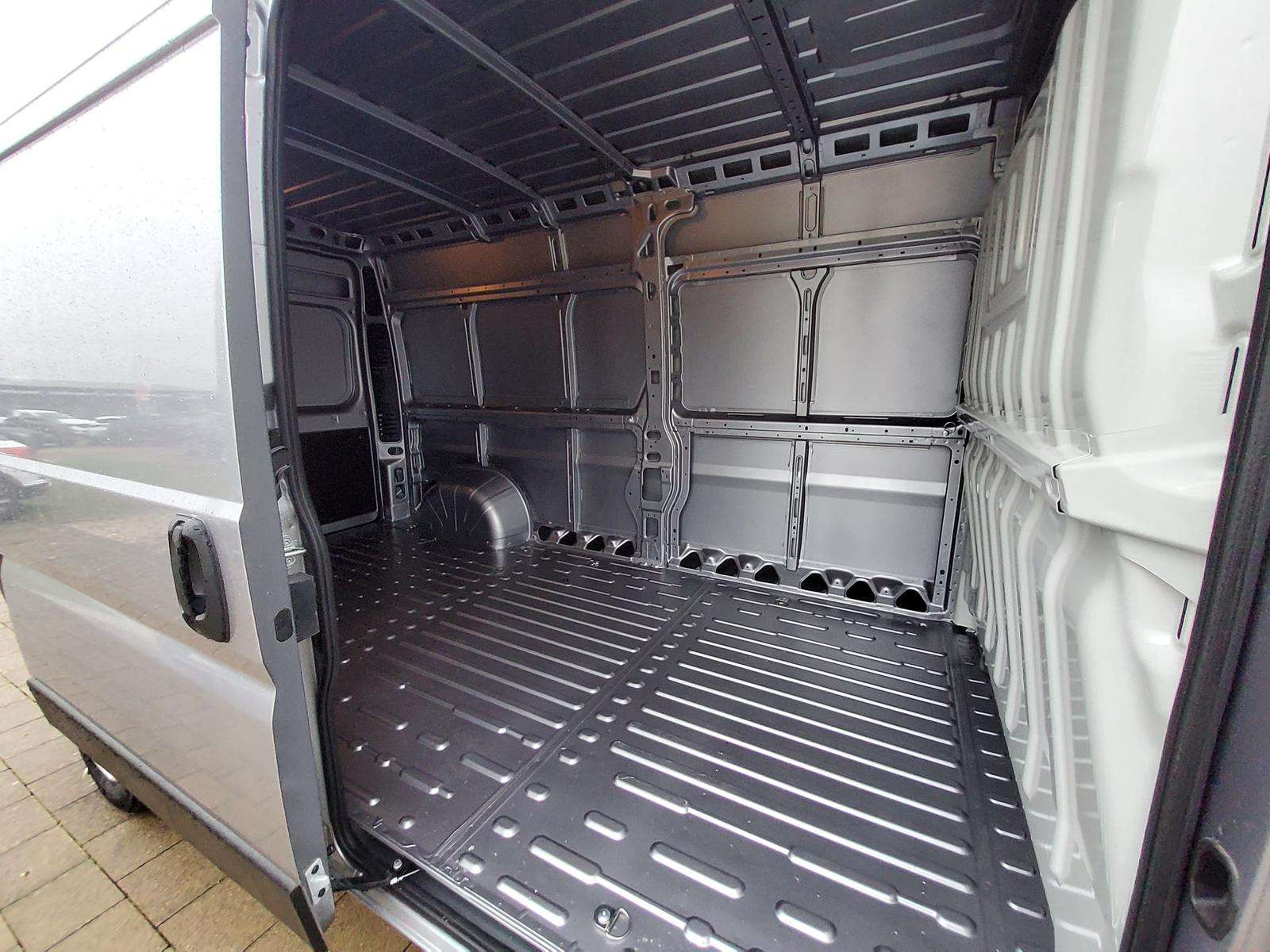 Fahrzeugbild eines Opel Movano