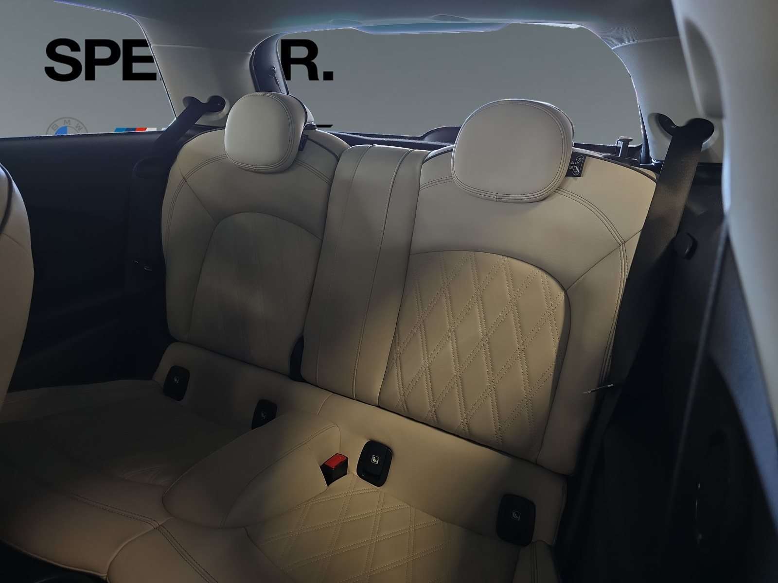 Fahrzeugbild eines MINI COOPER