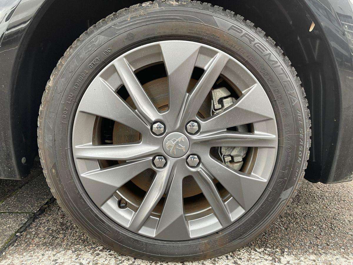 Fahrzeugbild eines Peugeot e-208