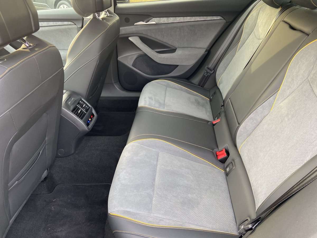 Fahrzeugbild eines Skoda Superb