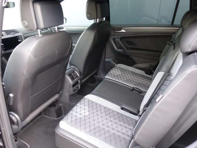 Fahrzeugbild eines Volkswagen Tiguan Allspace