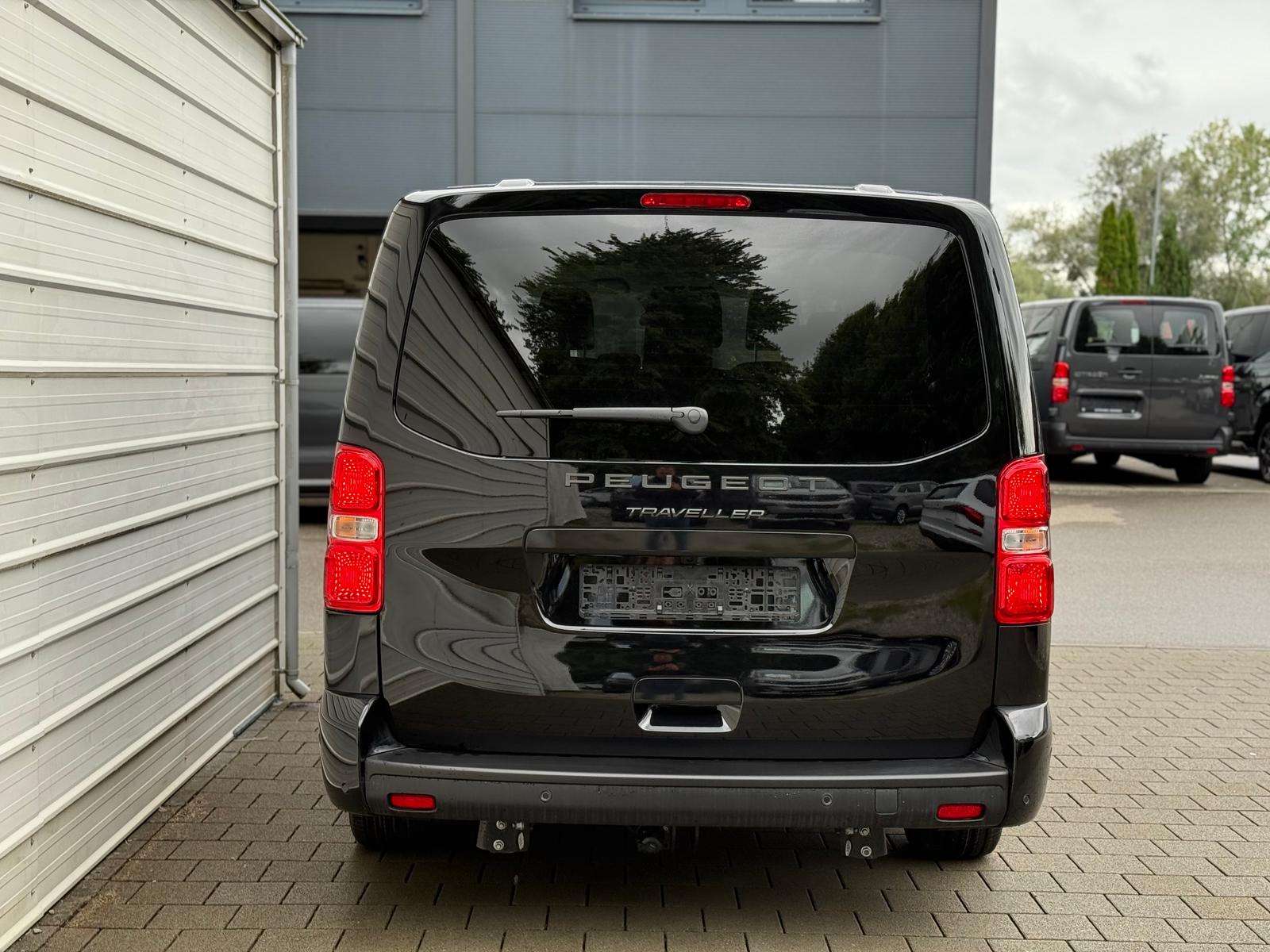 Fahrzeugbild eines Peugeot Traveller