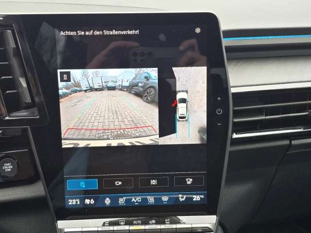 Fahrzeugbild eines Renault Rafale