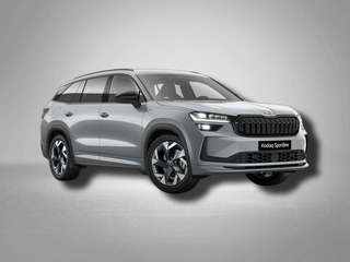 Schräge Frontansicht auf einen Skoda Kodiaq , freigestellt