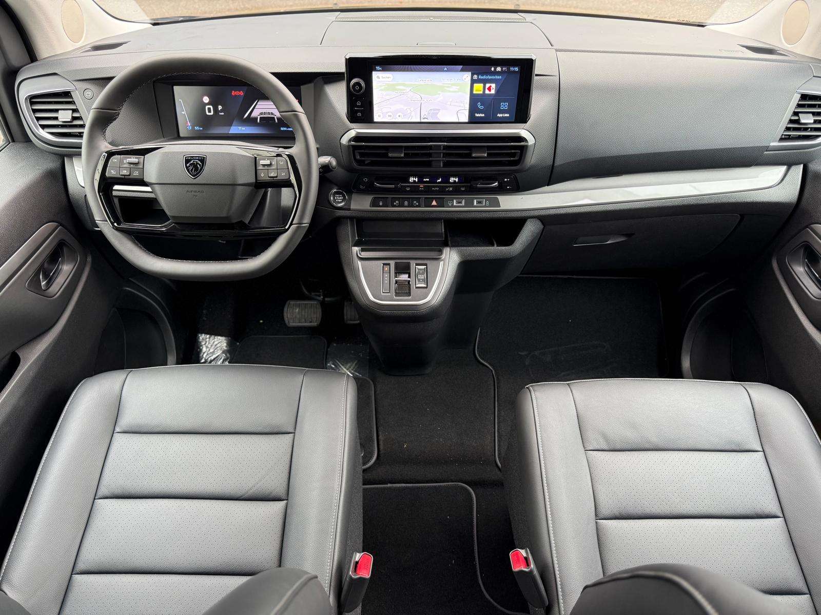 Fahrzeugbild eines Peugeot Traveller