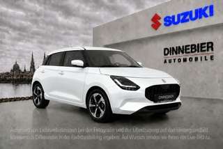 Schräge Frontansicht auf einen Suzuki Swift , freigestellt