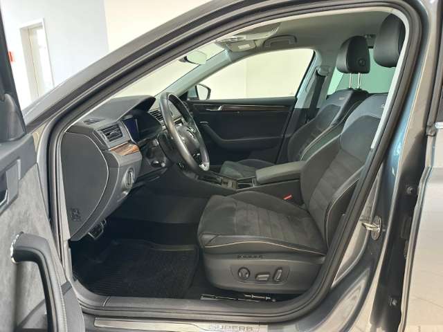 Fahrzeugbild eines Skoda Superb