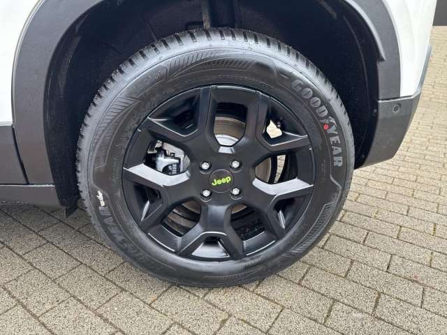 Fahrzeugbild eines Jeep Avenger