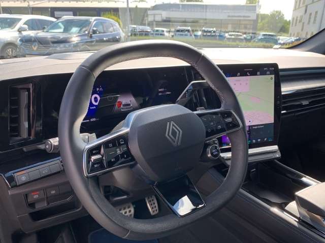 Fahrzeugbild eines Renault Rafale