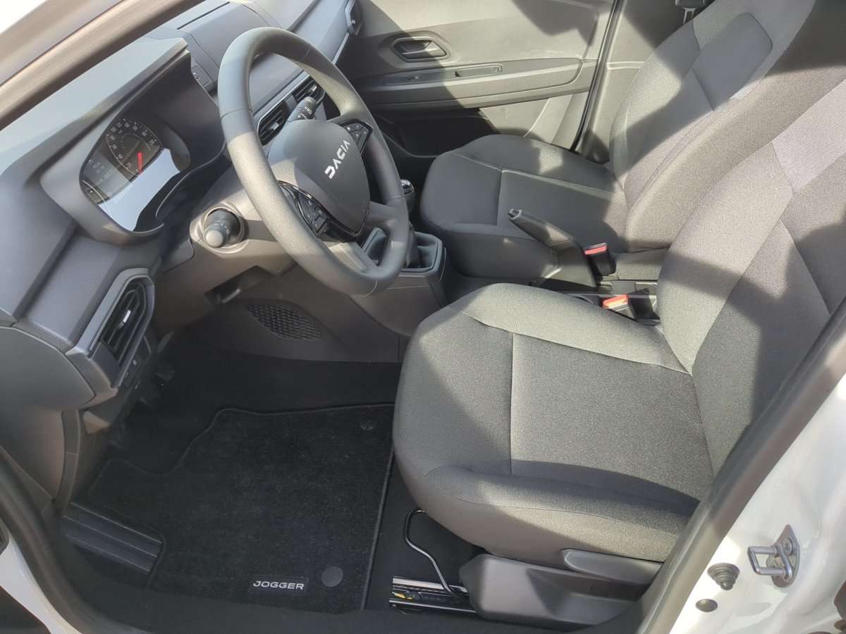 Fahrzeugbild eines Dacia Jogger