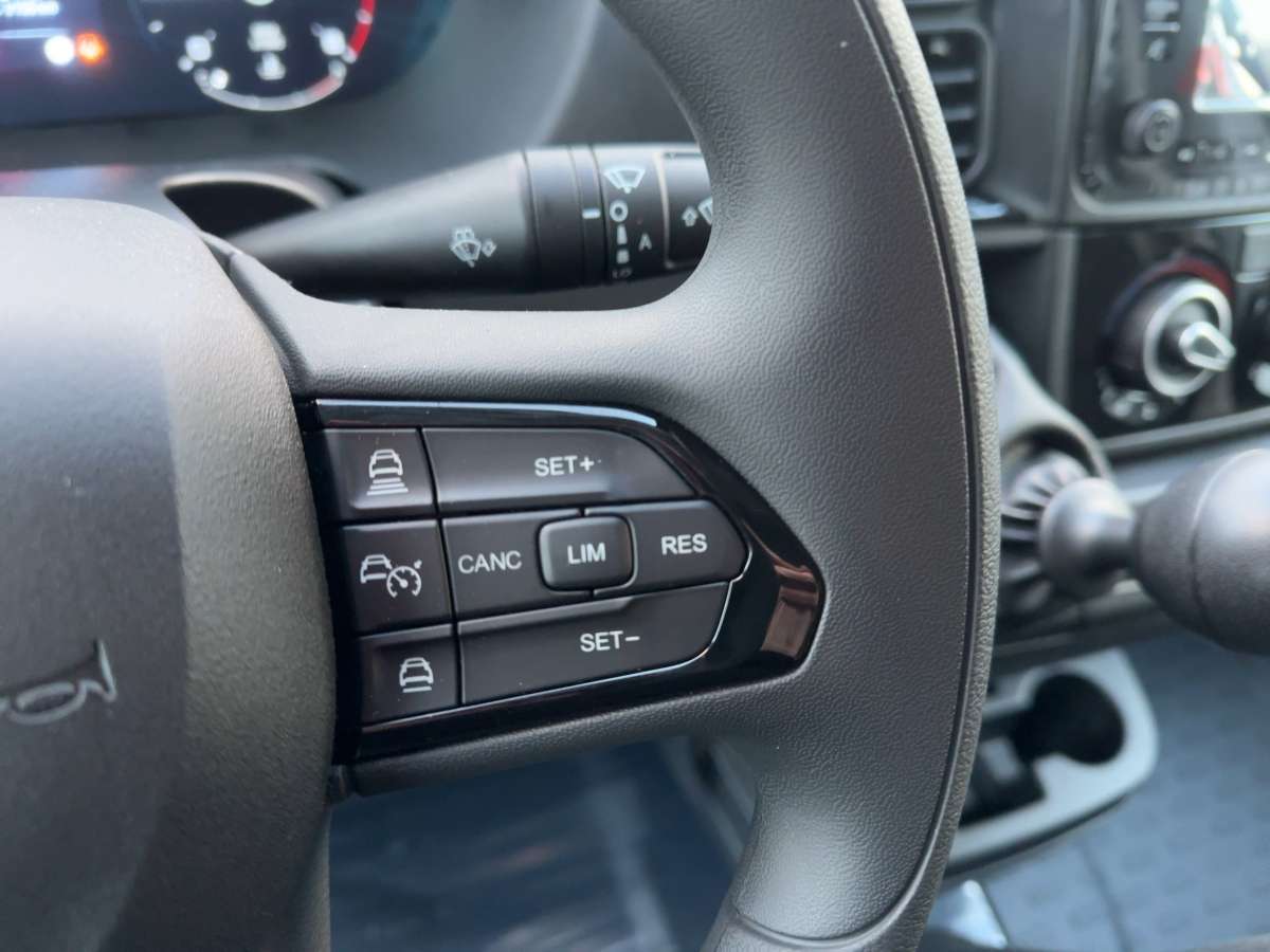 Fahrzeugbild eines Opel Movano