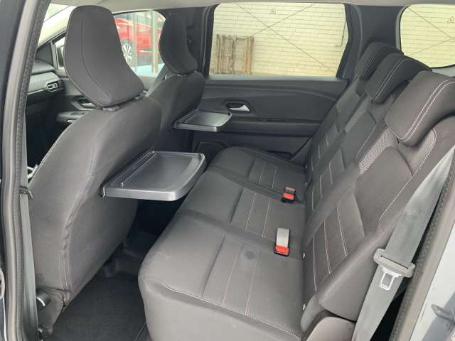 Fahrzeugbild eines Dacia Jogger