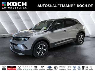 Schräge Frontansicht auf einen Opel Mokka , freigestellt