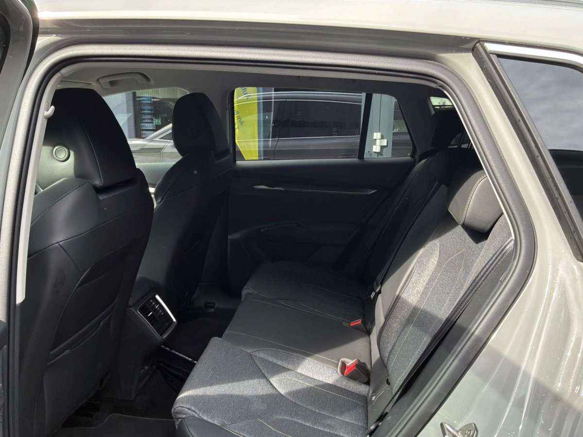 Fahrzeugbild eines Skoda ELROQ