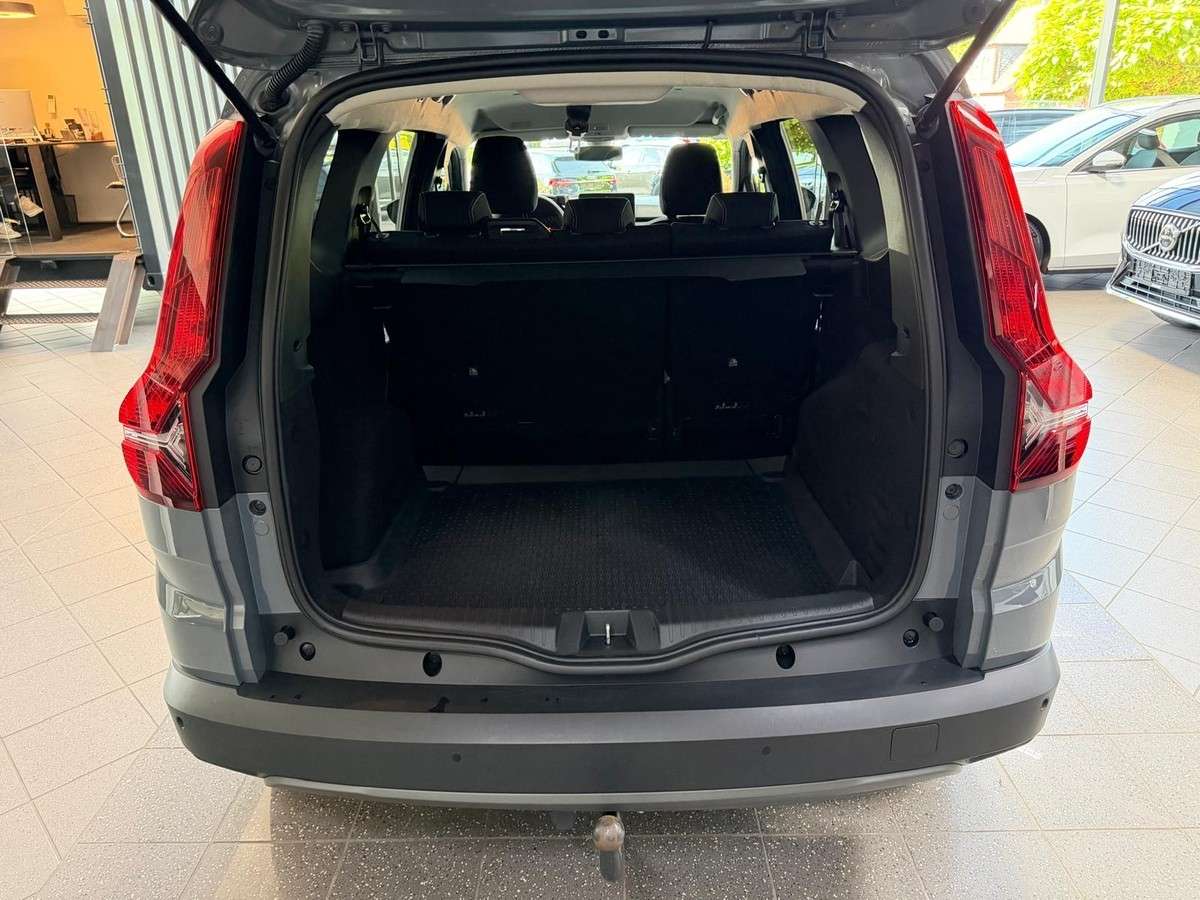Fahrzeugbild eines Dacia Jogger