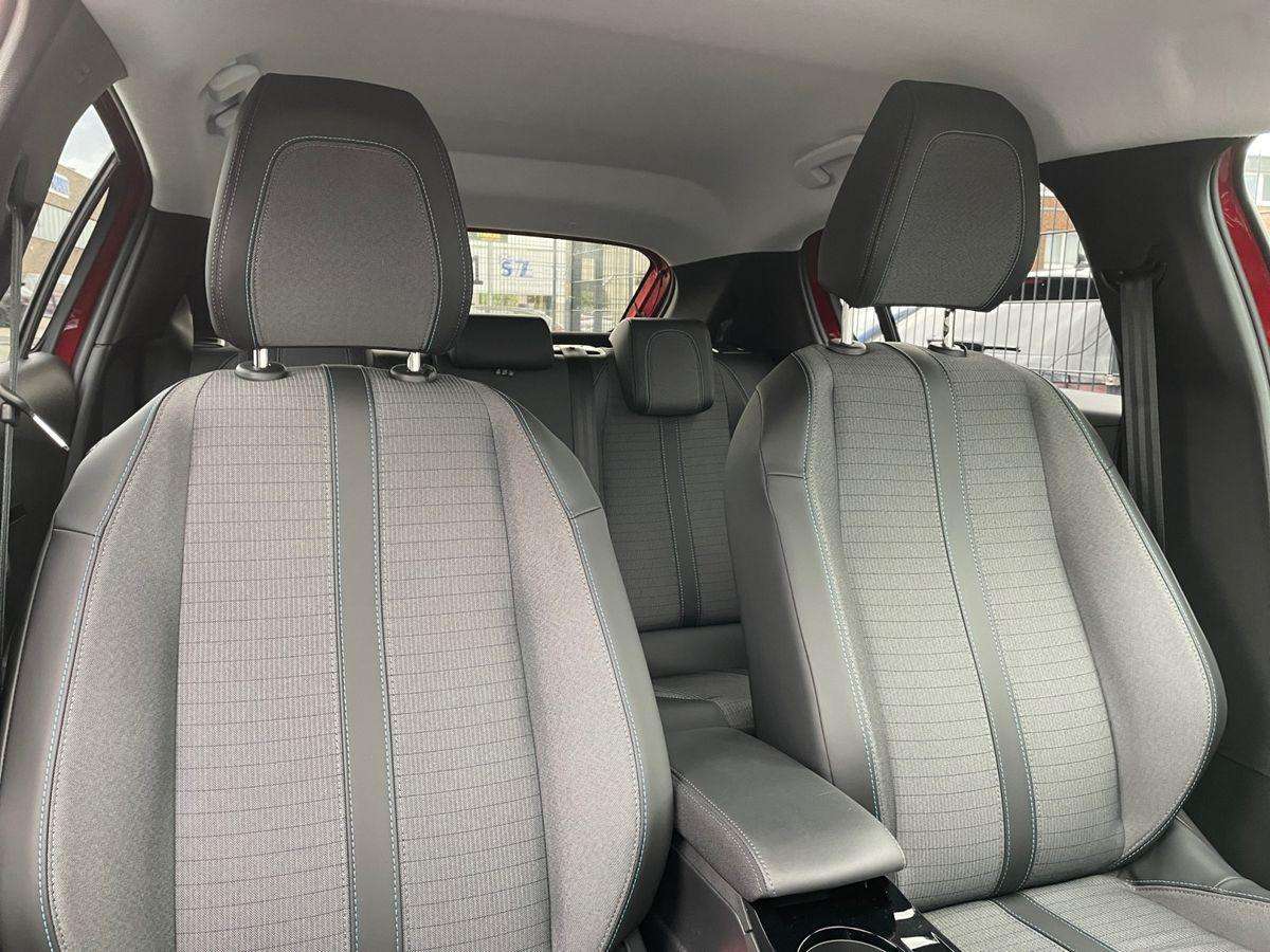 Fahrzeugbild eines Peugeot e-208