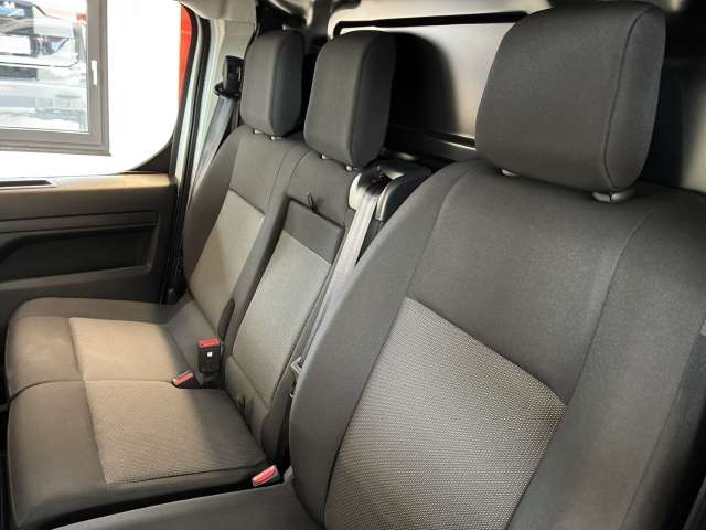 Fahrzeugbild eines Opel Vivaro
