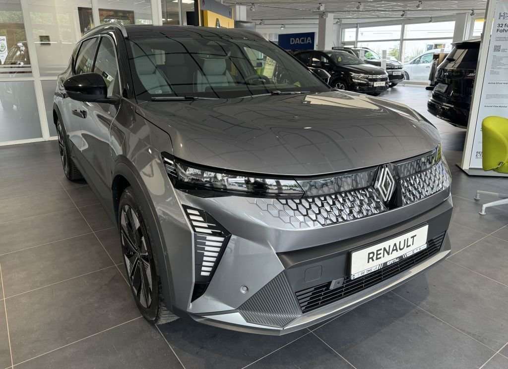 Fahrzeugbild eines Renault Scenic E-TECH
