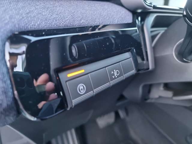 Fahrzeugbild eines Renault 4 E-TECH