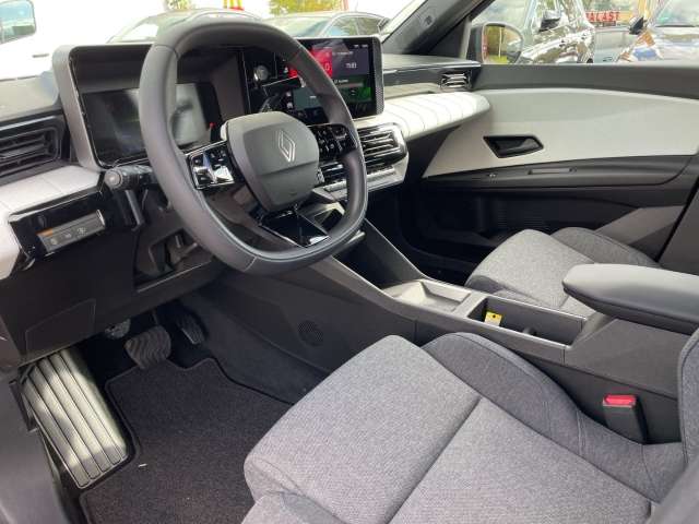 Fahrzeugbild eines Renault 4 E-TECH