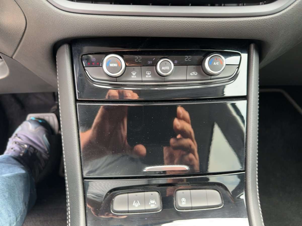 Fahrzeugbild eines Opel Grandland X