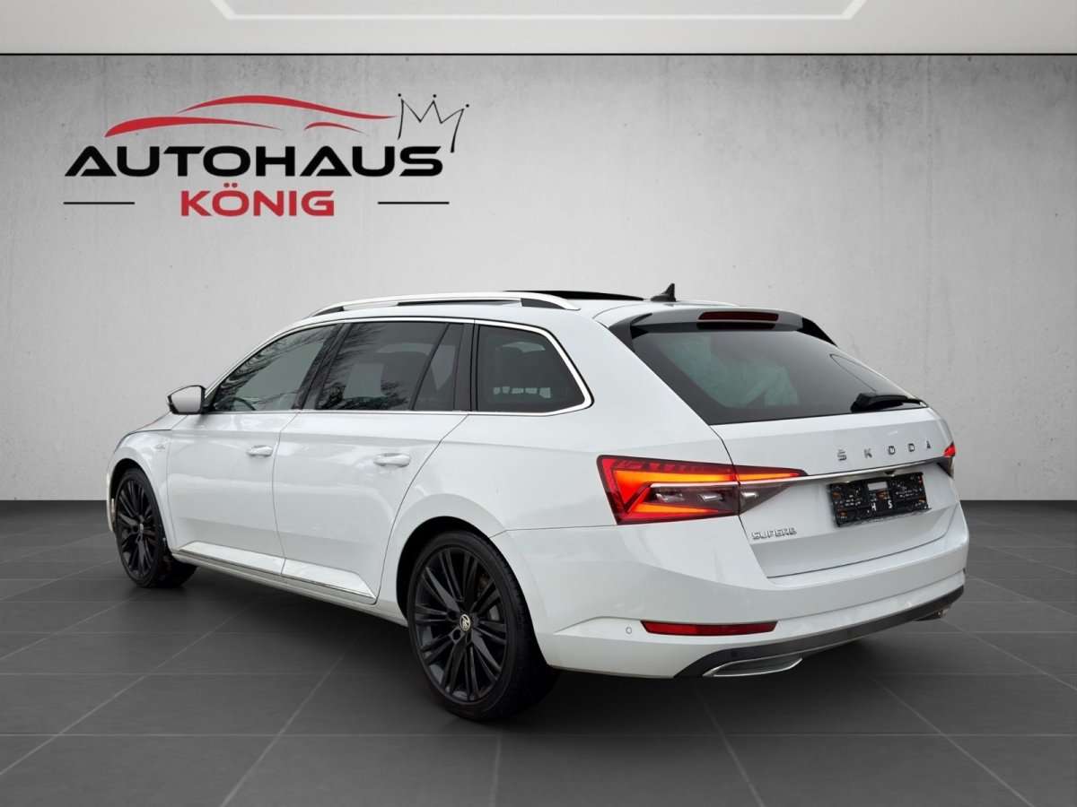 Fahrzeugbild eines Skoda Superb