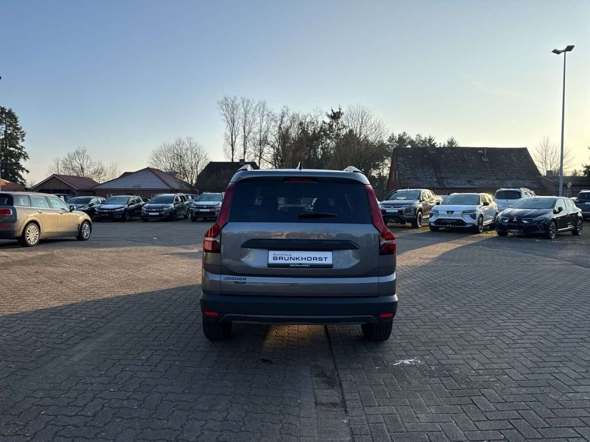 Fahrzeugbild eines Dacia Jogger