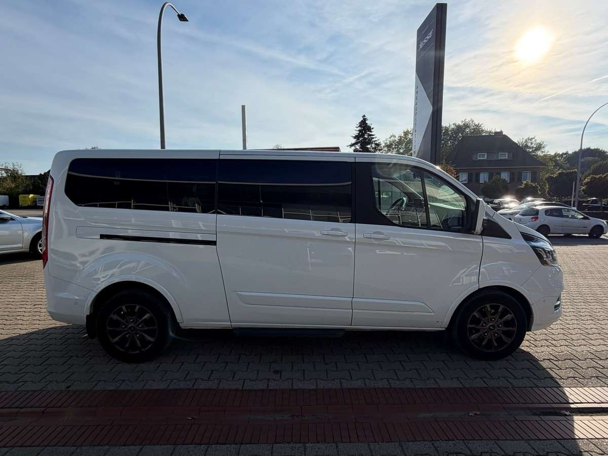 Fahrzeugbild eines Ford Tourneo Custom