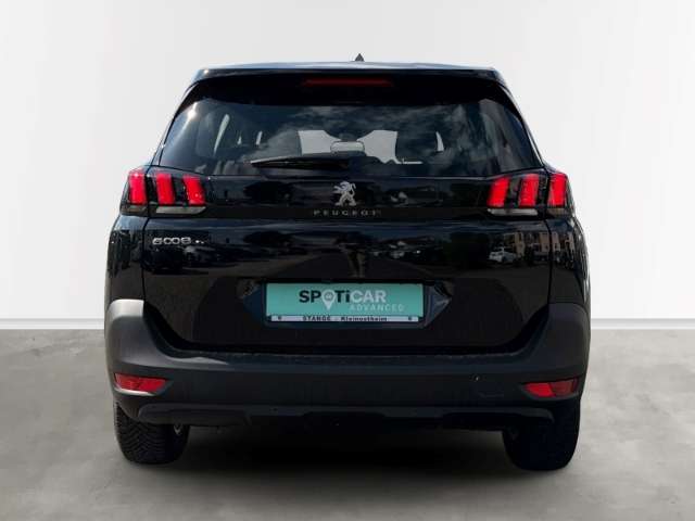Fahrzeugbild eines Peugeot 5008