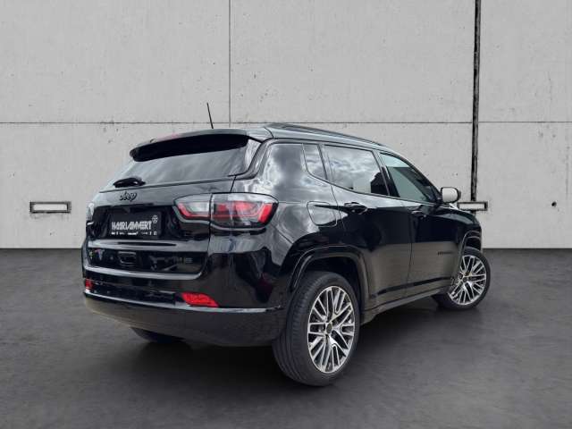 Fahrzeugbild eines Jeep Compass