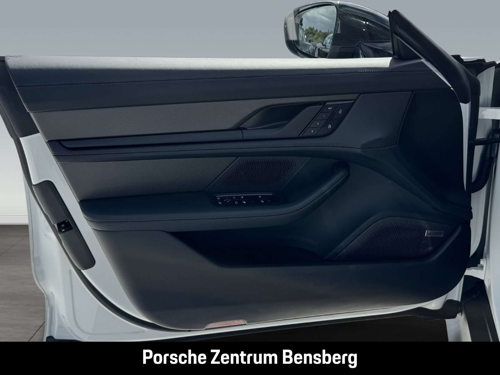 Fahrzeugbild eines Porsche Taycan