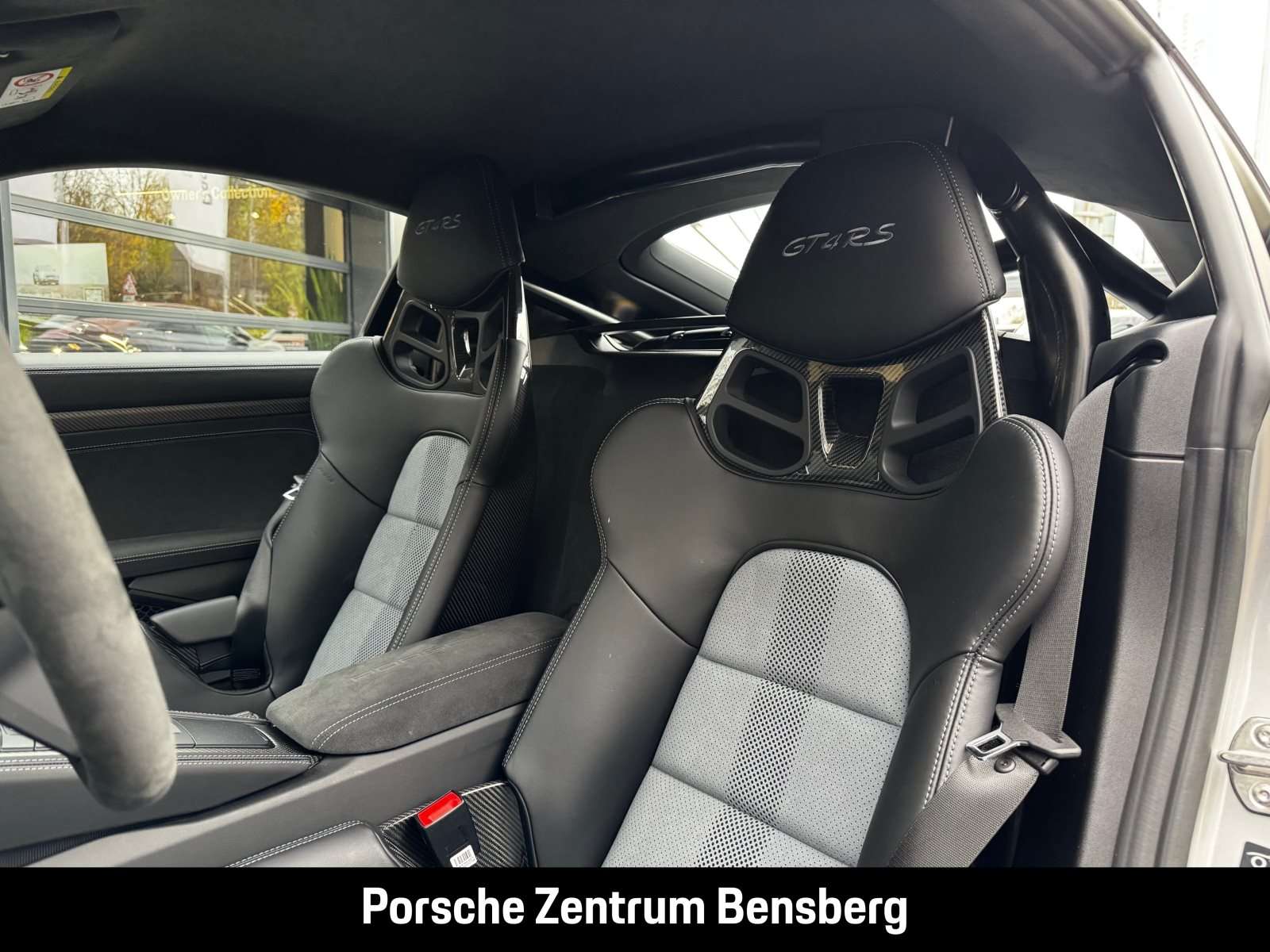 Fahrzeugbild eines Porsche Cayman