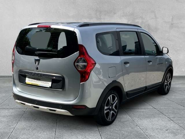 Fahrzeugbild eines Dacia Lodgy