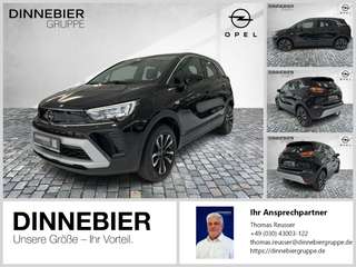 Schräge Frontansicht auf einen Opel Crossland X , freigestellt