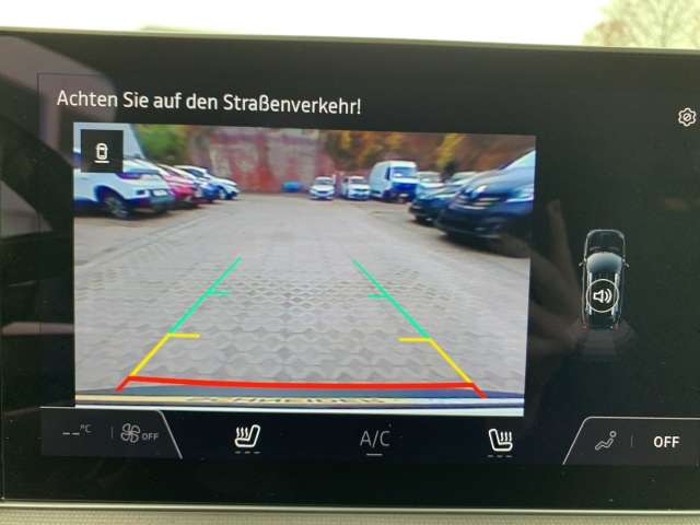 Fahrzeugbild eines Renault 4 E-TECH