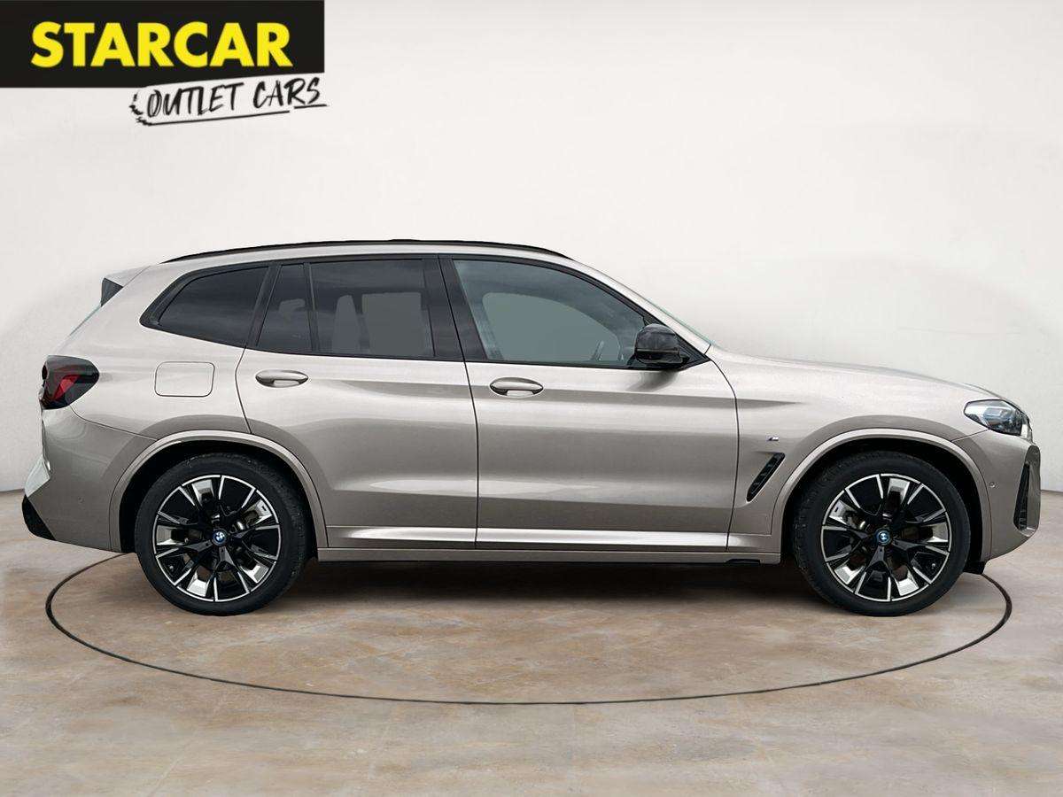Fahrzeugbild eines BMW ix3