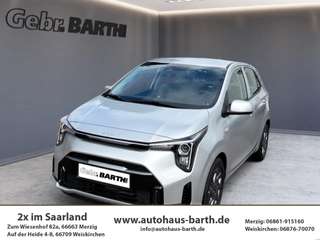 Schräge Frontansicht auf einen Kia Picanto , freigestellt
