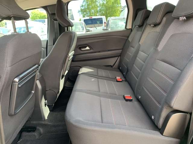 Fahrzeugbild eines Dacia Jogger