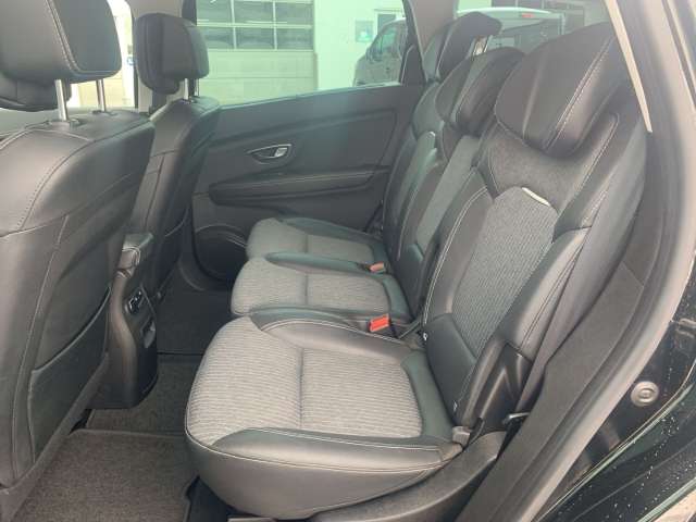 Fahrzeugbild eines Renault Grand Scénic