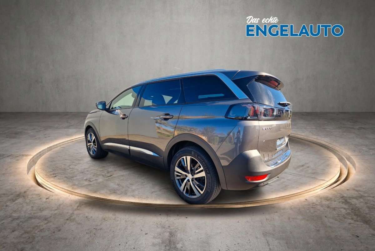 Fahrzeugbild eines Peugeot 5008