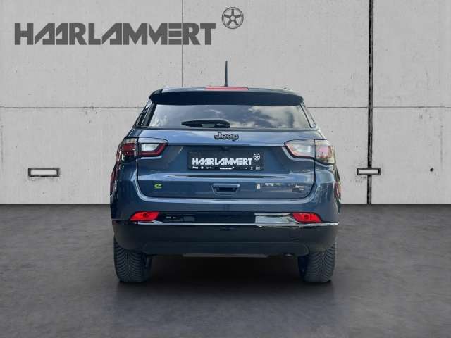 Fahrzeugbild eines Jeep Compass