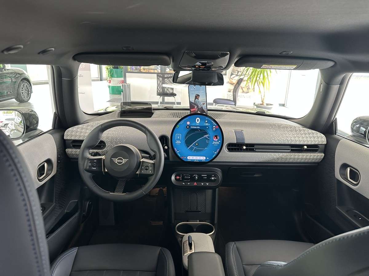 Fahrzeugbild eines MINI COOPER
