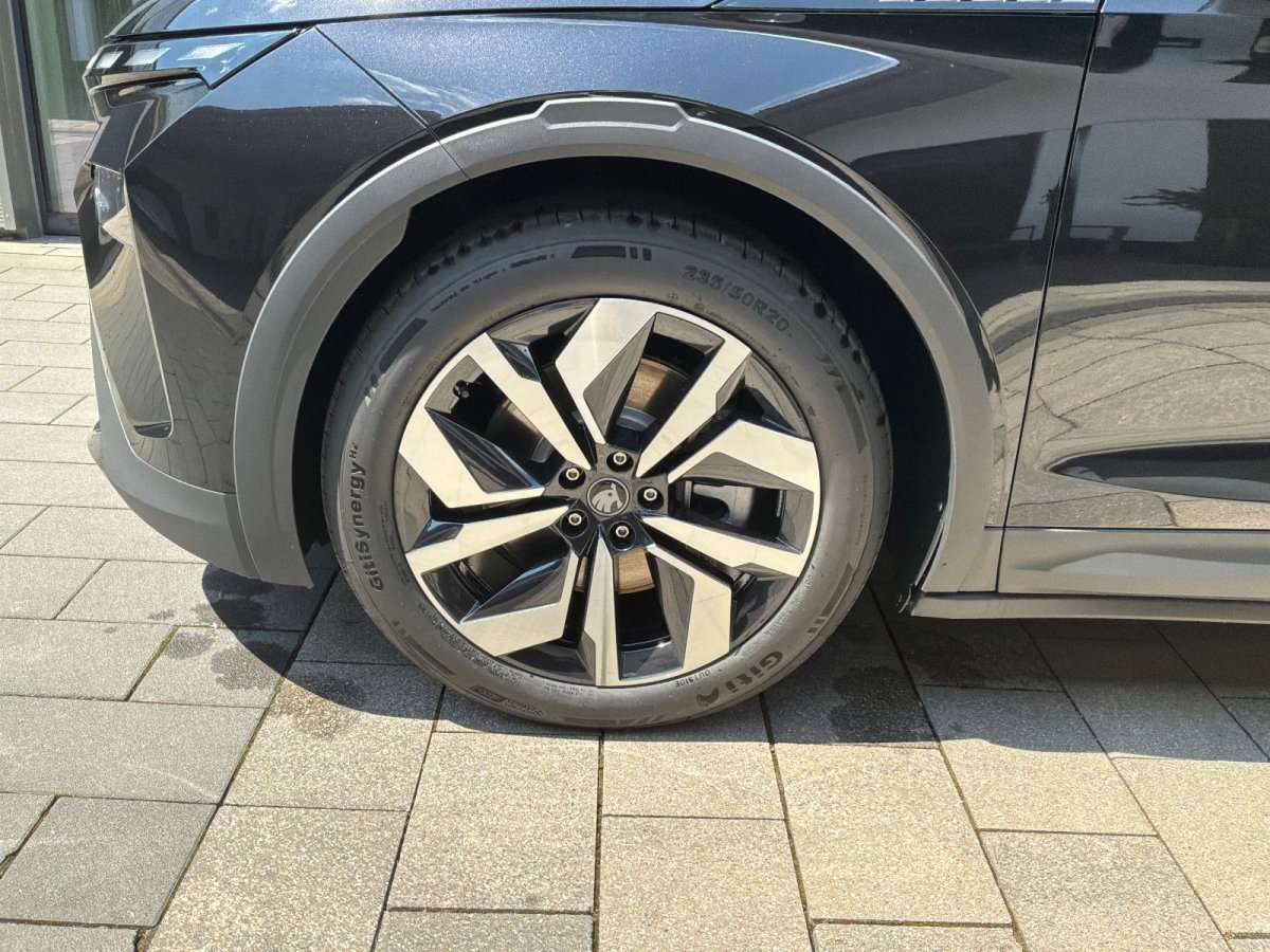 Fahrzeugbild eines Skoda ELROQ