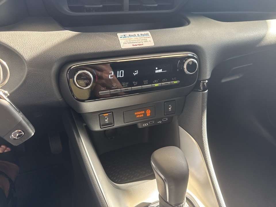 Fahrzeugbild eines Mazda Mazda2 Hybrid