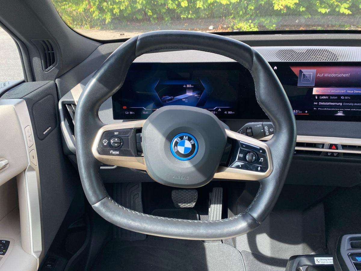 Fahrzeugbild eines BMW iX