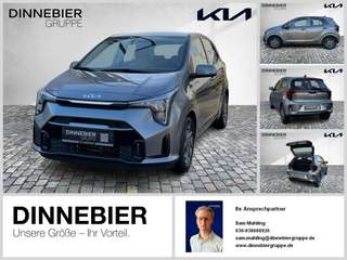 Schräge Frontansicht auf einen Kia Picanto , freigestellt
