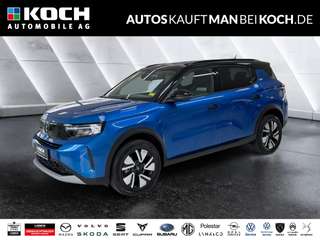 Schräge Frontansicht auf einen Opel Frontera , freigestellt